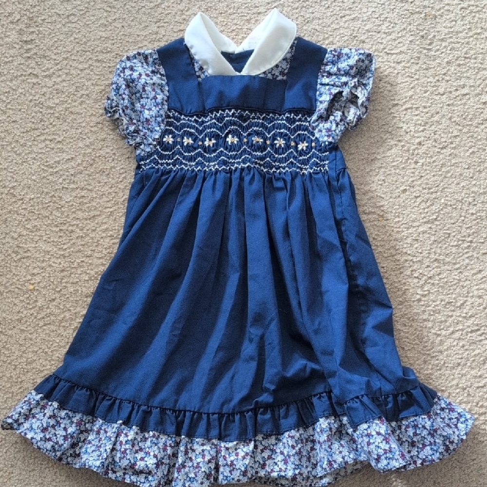 Vintage Winnie The Pooh Sears Collared Smocked Dress